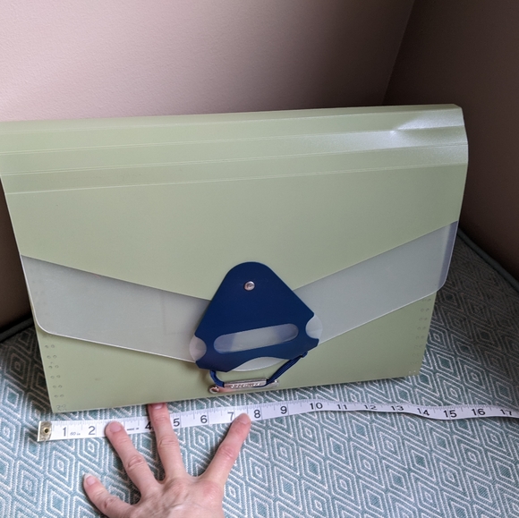 Globe Weis Plastic Accordion File Folder - Picture 7 of 7